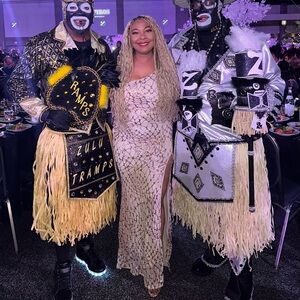 Miss Ord Sparkly Gold Formal Dress, Size. XL